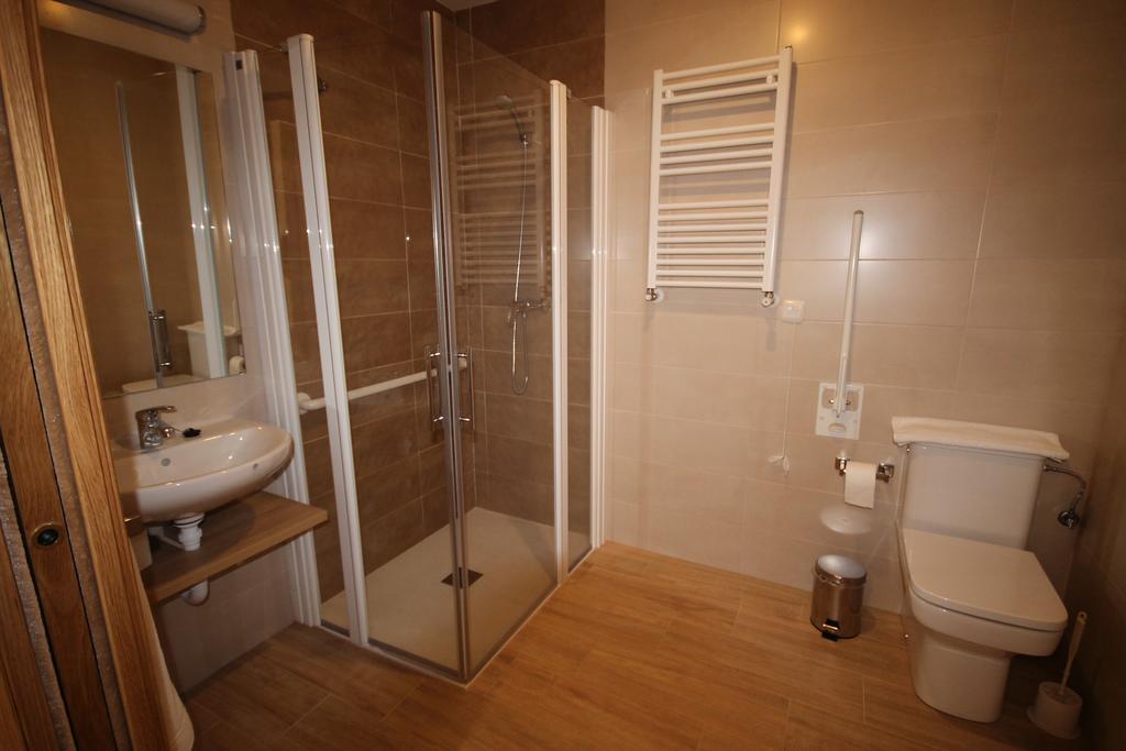 Pension Los Arcos Room photo